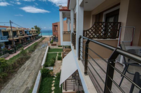 Dafni's Seaside Luxury Studios